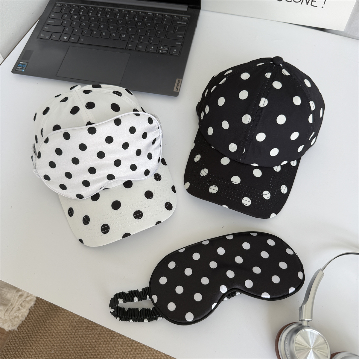 Travel Accessories Kit For Women - Zestaw 2 sztuk: czapka baseballowa w
