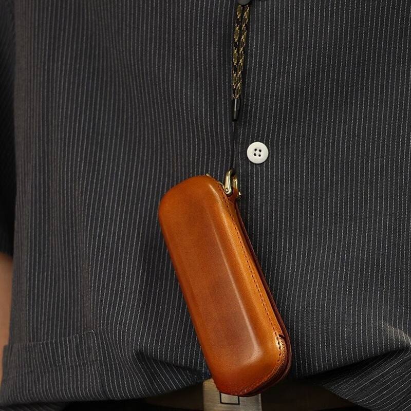 Skórzane etui na okulary Retro – Travel Accessories Needed recenzja i cena